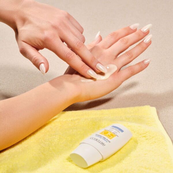 ARTDECO -  AQUA SERUM DAILY DEFENSE SPF50+
