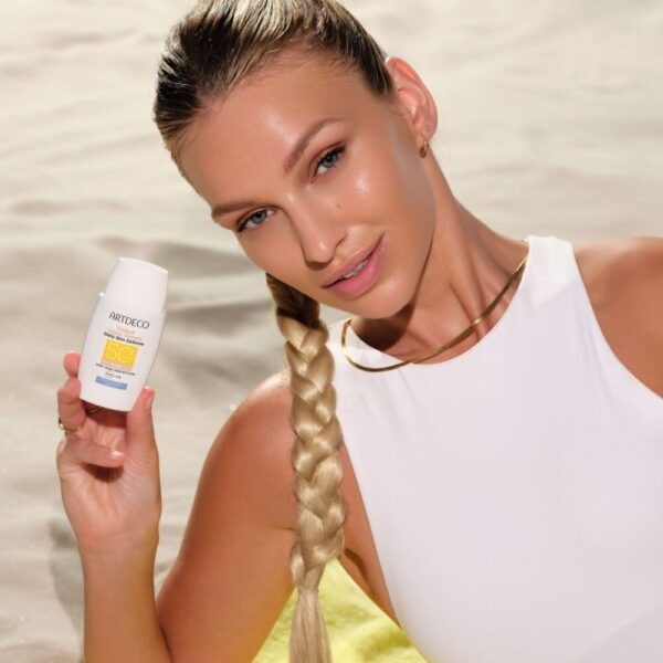 ARTDECO -  AQUA SERUM DAILY TINTED SPF50+ 01 NUDE