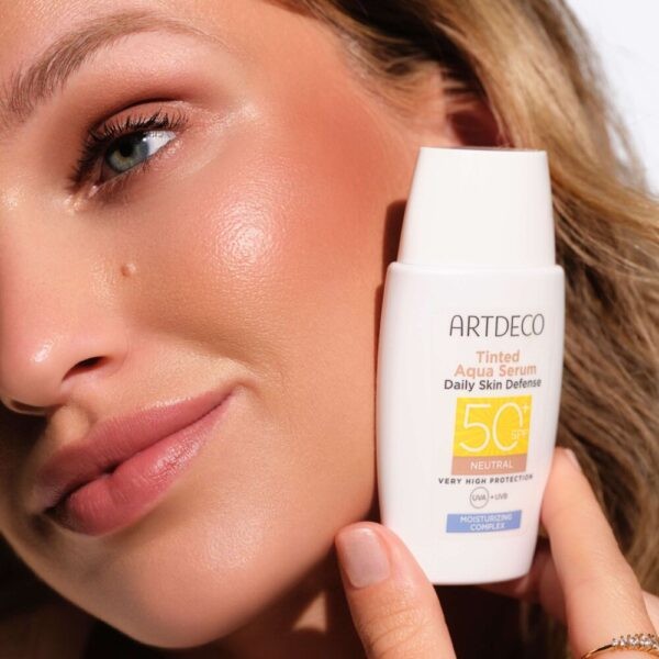 ARTDECO -  AQUA SERUM DAILY TINTED SPF50+ 02 NEUTRAL