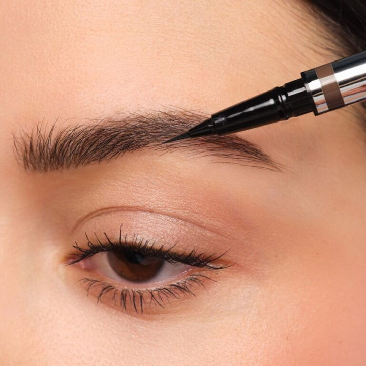 ARTDECO -  ČRTALO ZA OBRVI 24h MICRO BROW LIQUID LINER 24 MEDIUM BROWN