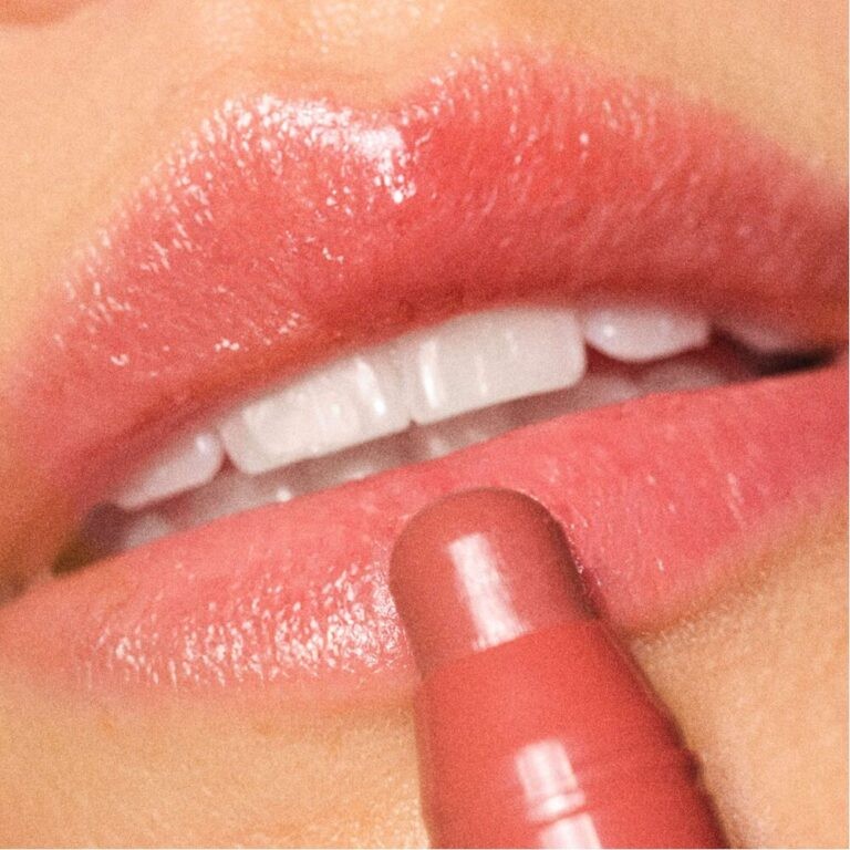 ARTDECO RDEČILO ZA USTNICE GLOSSY LIP CHUBBY 20 BOULEVARD