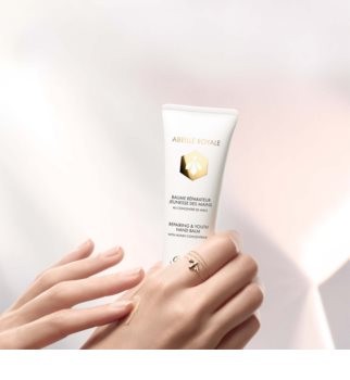 GUERLAIN ABEILLE ROYALE - REPAIRING &amp; YOUTH HAND BALM