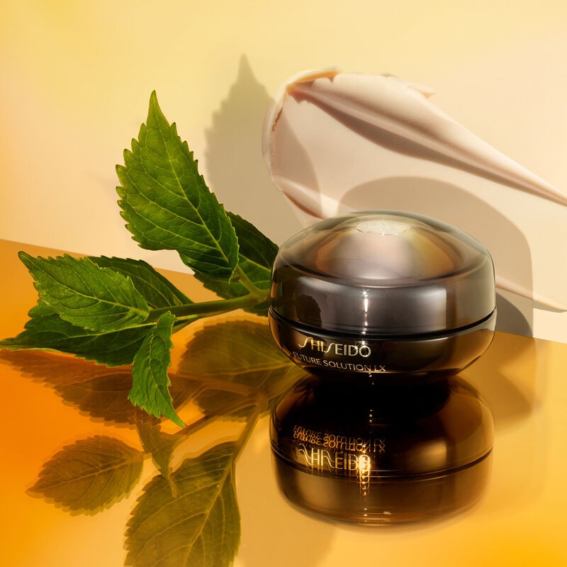 SHISEIDO FUTURE SOLUTION LX - EYE AND LIP CONTOUR REGENERATING CREAM